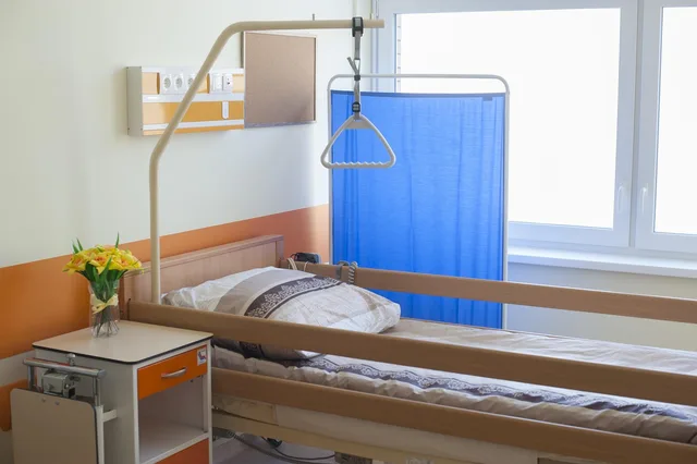 hospice, care, elderly, patient, healthcare, helping, bed, room, elderly, elderly, patient, patient, patient, patient, healthcare, healthcare, healthcare, healthcare, healthcare. Assessing community influence on customer retention