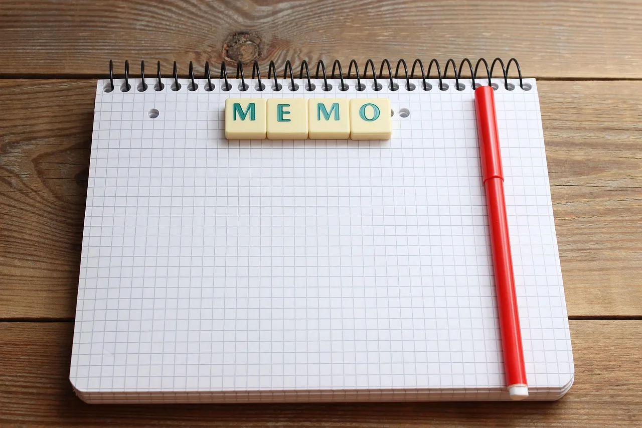 wooden wall, writing pad, memo, text blocks, plastic, notes, recall, important, nail, hang, write, paper, notepad, news, correspondence, note, communication, regards, empty, a notice, pen, red, memo, memo, memo, memo, memo, recall, important, important